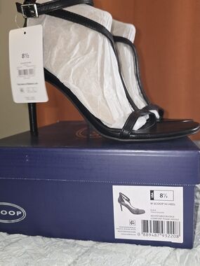 W Scoop High Heel Strappy Sandal - Black